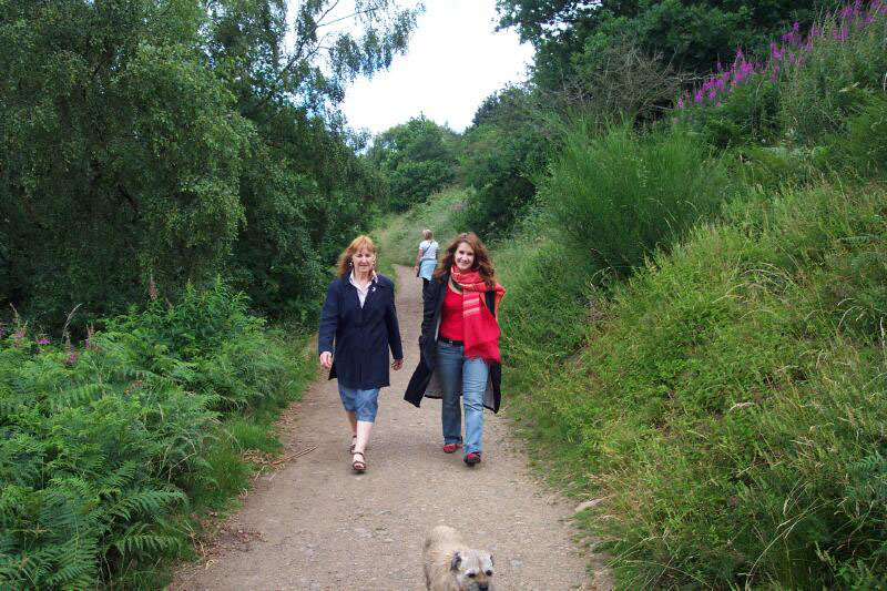 Polly_&_Mum_2_2004_Malvern_Hills